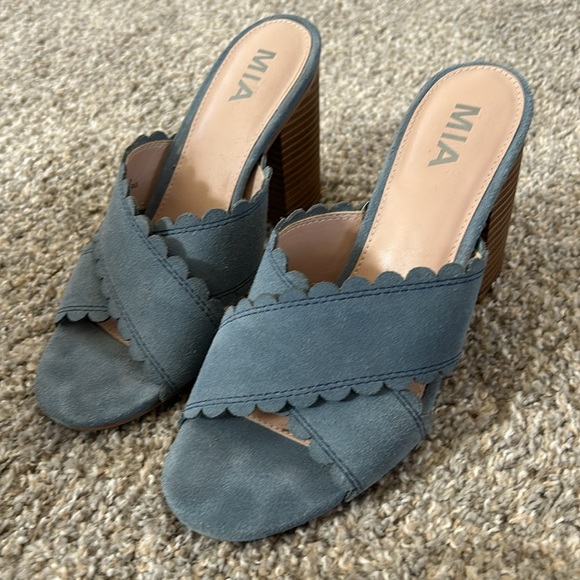 MIA blue suede Rosalyn - Picture 2 of 2